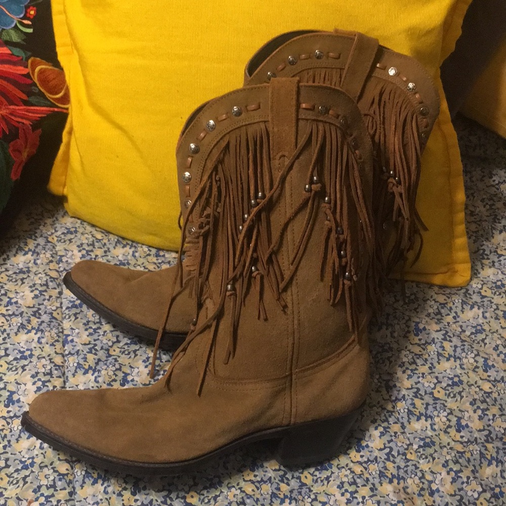 Boots - Picture 4 of 7